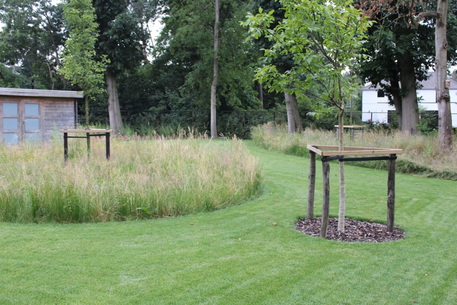 tuin betonklinkers oprit zwembad tuin