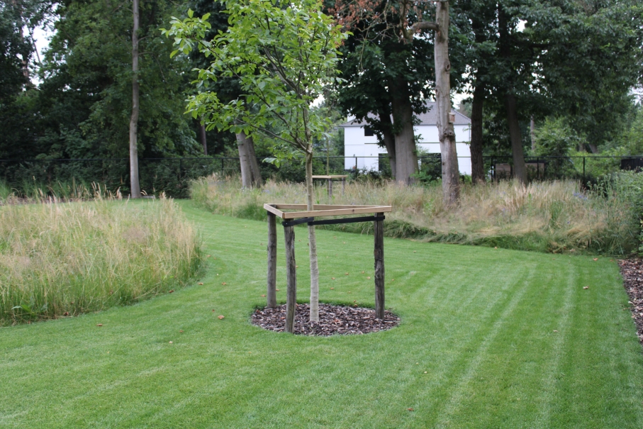 tuin betonklinkers oprit zwembad tuin